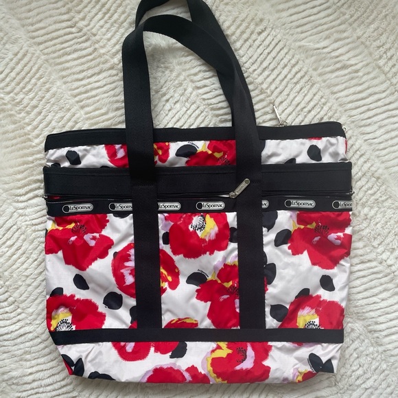NWOT LeSPORTSAC Poppy Garden Tote Lightweight Packable - Black Red White - Picture 1 of 13